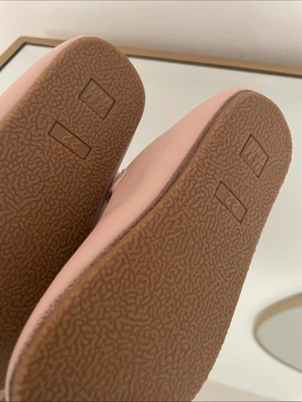 H&M soft pale